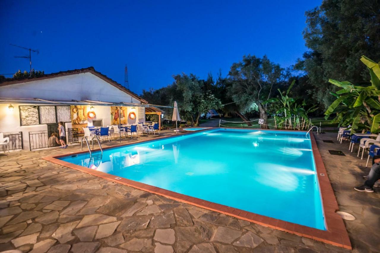 Apartment Camping & Kariotes *